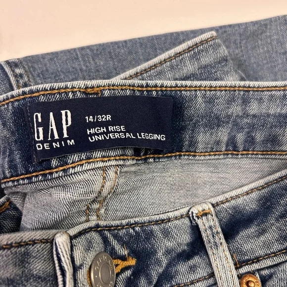 Gap Women’s High Rise Universal Jegging Sz. 14/32R, Light Wash - Picture 6 of 9